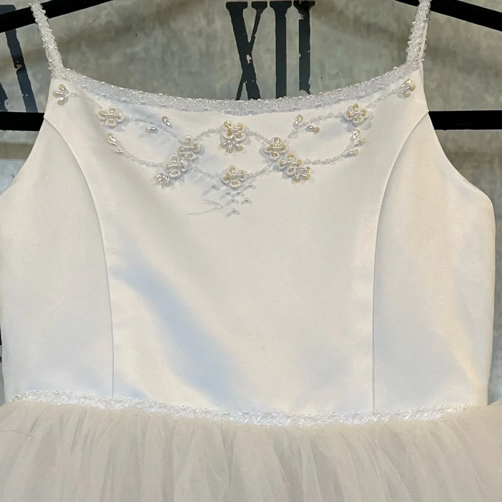 Elegant Flower Girl / Princess Dress - Picture 2 of 4